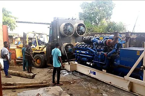 Removal of a 1,080 kVA set